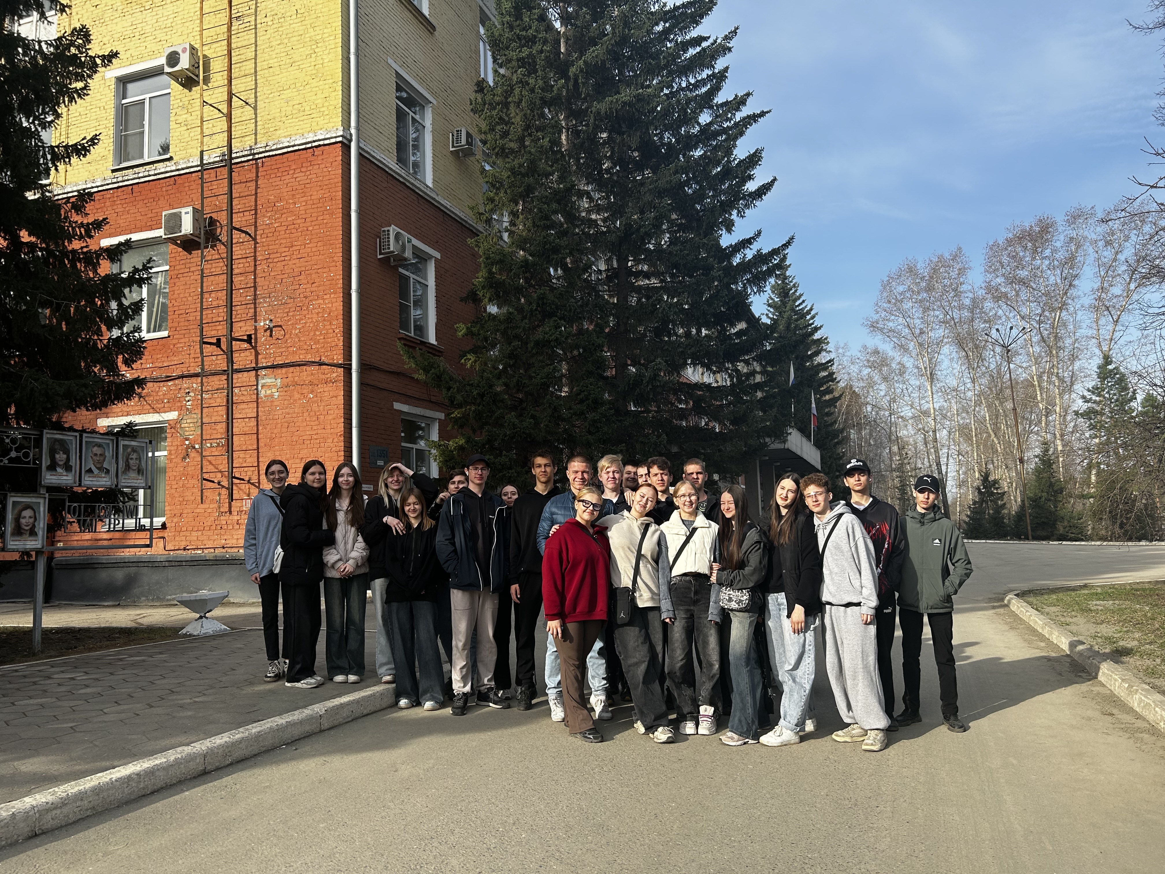 Профориентация открывает молодежи мир профессий.